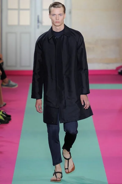 Look 4